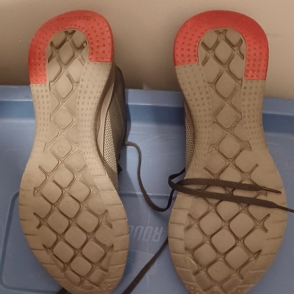 Reebok sneakers 11.5R color grey and red - Picture 4 of 7